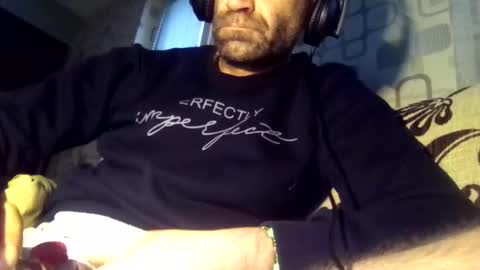 Snapshot of xploid1982 chatting on 12-10-24, 06:22 xploid1982 online show from 12-10-24, 06:22