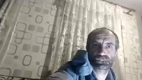 Snapshot of xploid1982 chatting on 10-26-25, 09:42 xploid1982 online show from 10-26-25, 09:42