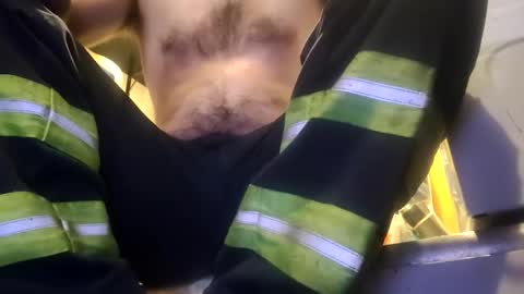 Xploringus online show from 10-22-25, 02:28