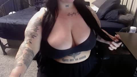 xorileyschembri online show from 12-05-24, 05:37