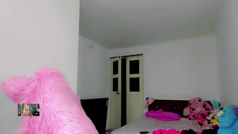 Femboy Exotic online show from 02-06-25, 07:56