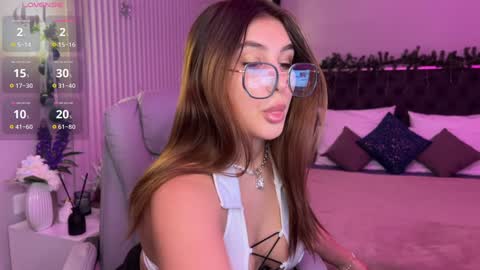 Snapshot of xtrahotx chatting on 01-11-25, 01:16 Milana online show from 01-11-25, 01:16