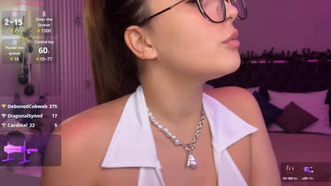 Snapshot of xtrahotx chatting on 01-11-25, 04:27 Milana online show from 01-11-25, 04:27