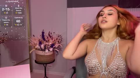 Snapshot of xtrahotx chatting on 02-09-25, 01:11 Milana online show from 02-09-25, 01:11