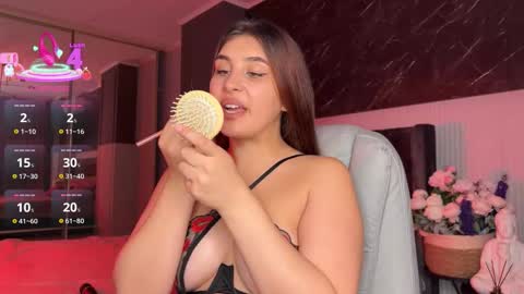 Snapshot of xtrahotx chatting on 09-26-25, 12:03 Milana online show from 09-26-25, 12:03