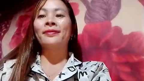 Snapshot of xuxulove00 chatting on 12-15-25, 12:09 xuxulove00 online show from 12-15-25, 12:09