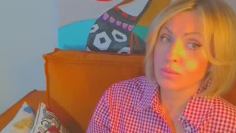 Snapshot of xvaleriax0 chatting on 02-25-26, 04:49 xvaleriax0 online show from 02-25-26, 04:49