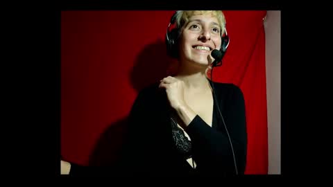 Snapshot of xx_ladyvenus_xx chatting on 11-04-25, 11:37 Hidra online show from 11-04-25, 11:37