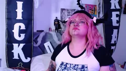 Snapshot of xxgreengoodxx chatting on 10-24-25, 10:28 xxgreengoodxx online show from 10-24-25, 10:28
