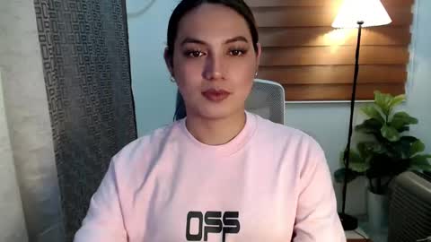 Snapshot of xxjulielovesyouxx chatting on 01-07-25, 03:02 July online show from 01-07-25, 03:02