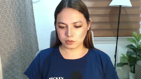 Snapshot of xxjulielovesyouxx chatting on 01-24-25, 09:49 July online show from 01-24-25, 09:49