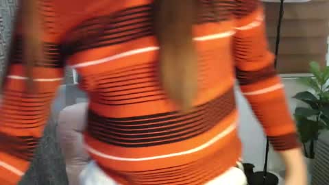 Snapshot of xxjulielovesyouxx chatting on 01-26-25, 06:27 July online show from 01-26-25, 06:27