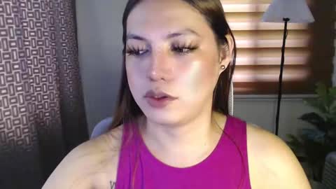 Snapshot of xxjulielovesyouxx chatting on 01-31-25, 06:35 July online show from 01-31-25, 06:35