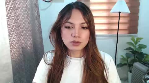 Snapshot of xxjulielovesyouxx chatting on 02-15-25, 11:58 July online show from 02-15-25, 11:58