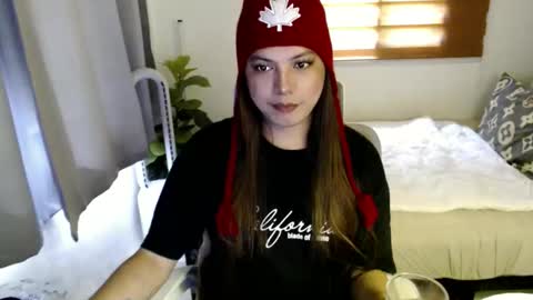 Snapshot of xxjulielovesyouxx chatting on 10-01-25, 01:33 July online show from 10-01-25, 01:33