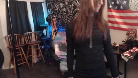 Snapshot of xxlilithmoonxx chatting on 10-25-25, 03:36 Lilith online show from 10-25-25, 03:36