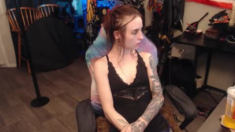 Snapshot of xxlilithmoonxx chatting on 11-16-25, 04:29 Lilith online show from 11-16-25, 04:29