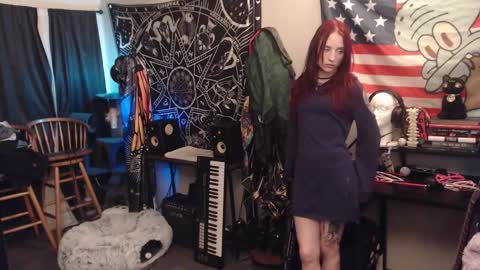 Snapshot of xxlilithmoonxx chatting on 12-02-25, 04:40 Lilith online show from 12-02-25, 04:40