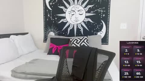 Snapshot of xxlittlemiss95xx chatting on 02-11-25, 07:02 Natalie Jade online show from 02-11-25, 07:02