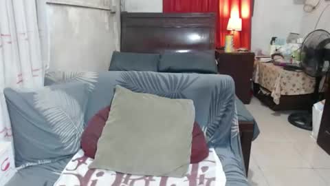 Snapshot of xxmiranda_greyxx chatting on 01-09-25, 03:04 sexyyanna4u online show from 01-09-25, 03:04