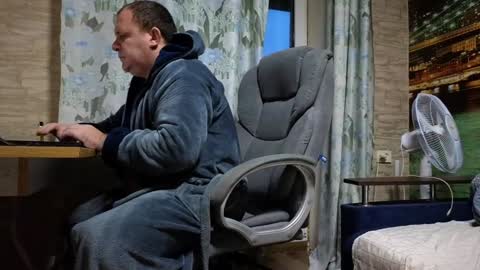 Snapshot of xxrojxx chatting on 12-23-24, 02:07 roki-- --  online show from 12-23-24, 02:07