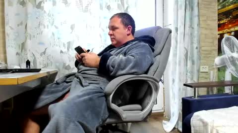 Snapshot of xxrojxx chatting on 01-11-25, 11:23 roki-- --  online show from 01-11-25, 11:23