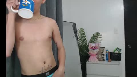 Snapshot of xxsebastian18 chatting on 03-10-25, 08:45 seb online show from 03-10-25, 08:45