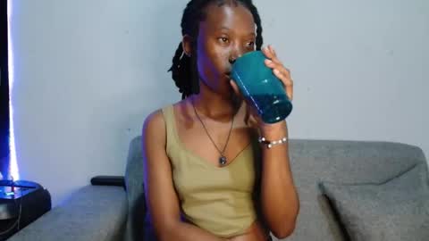 xxsexytalia28 online show from 10-16-25, 07:59