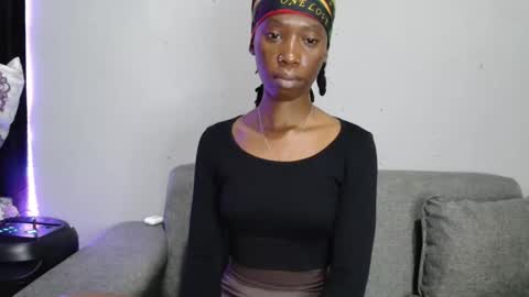 xxsexytalia28 online show from 10-23-25, 08:02