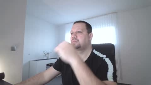 Eddi online show from 01-20-25, 07:36