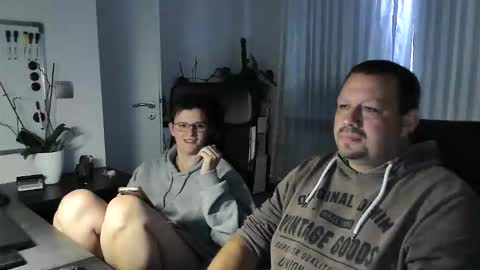 Eddi online show from 09-11-25, 04:51