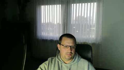 Eddi online show from 12-14-25, 03:06