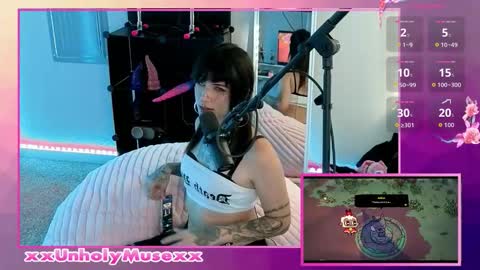 Snapshot of xxunholymusexx chatting on 11-13-25, 07:46 Muse n Poppy online show from 11-13-25, 07:46