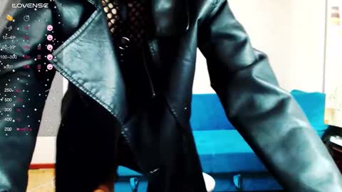 Snapshot of xxx_goddes_xxx chatting on 01-13-25, 01:13 Andariel online show from 01-13-25, 01:13