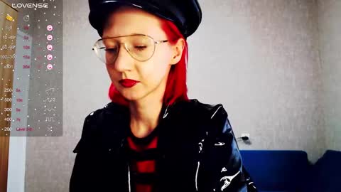 Snapshot of xxx_goddes_xxx chatting on 01-27-25, 09:55 Andariel online show from 01-27-25, 09:55