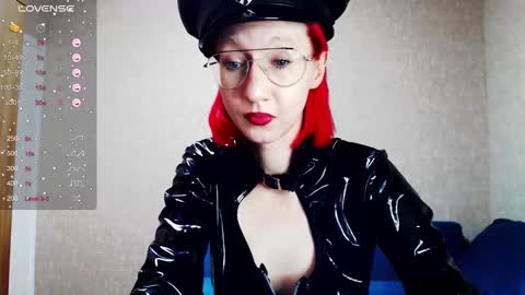 Snapshot of xxx_goddes_xxx chatting on 01-28-25, 07:21 Andariel online show from 01-28-25, 07:21