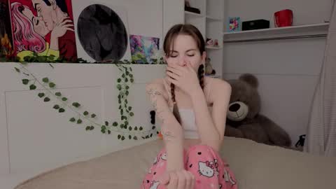 Snapshot of xxx_hotbae_xxx chatting on 02-10-26, 05:11 Eva online show from 02-10-26, 05:11