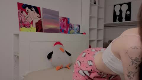 Snapshot of xxx_hotbae_xxx chatting on 02-22-26, 04:24 Eva online show from 02-22-26, 04:24