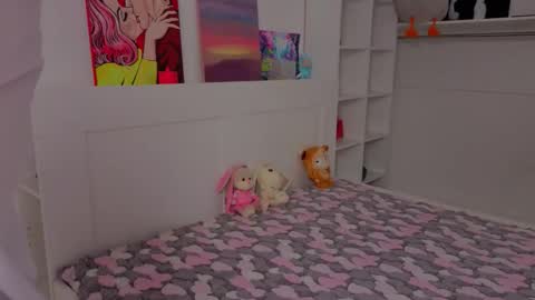 Snapshot of xxx_hotbae_xxx chatting on 03-01-26, 12:23 Eva online show from 03-01-26, 12:23