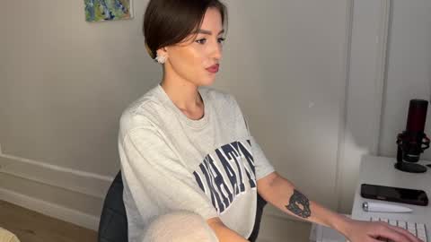 Snapshot of xxx_leila chatting on 03-11-26, 09:48 xxx_leila online show from 03-11-26, 09:48