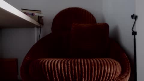 Lola online show from 02-18-25, 04:48