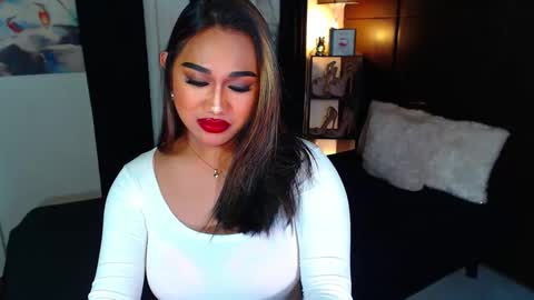 OLIVIA online show from 12-15-24, 05:10