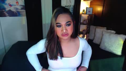 OLIVIA online show from 12-19-24, 03:30