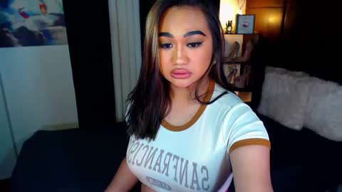 OLIVIA online show from 12-22-24, 11:09