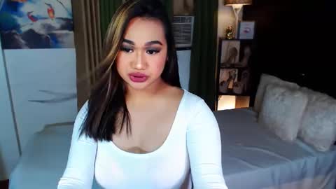 OLIVIA online show from 01-09-25, 02:40