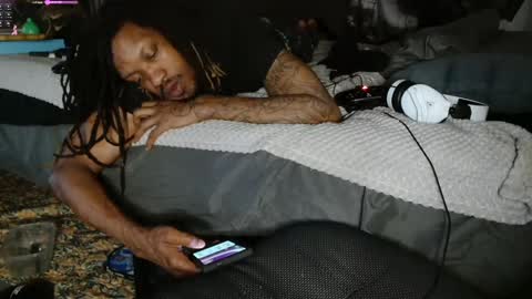 xxxjrstrokesxxx online show from 03-01-25, 01:40