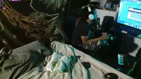 xxxjrstrokesxxx online show from 03-01-25, 07:48