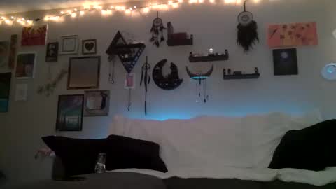 Lola online show from 01-18-26, 06:17