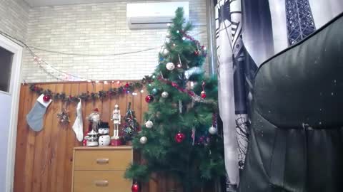 Snapshot of xxxnewlywedsxxx chatting on 12-17-25, 02:01 Lana online show from 12-17-25, 02:01