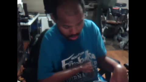 Snapshot of xxxonwheelz chatting on 10-26-25, 04:07 xxxonwheelz online show from 10-26-25, 04:07